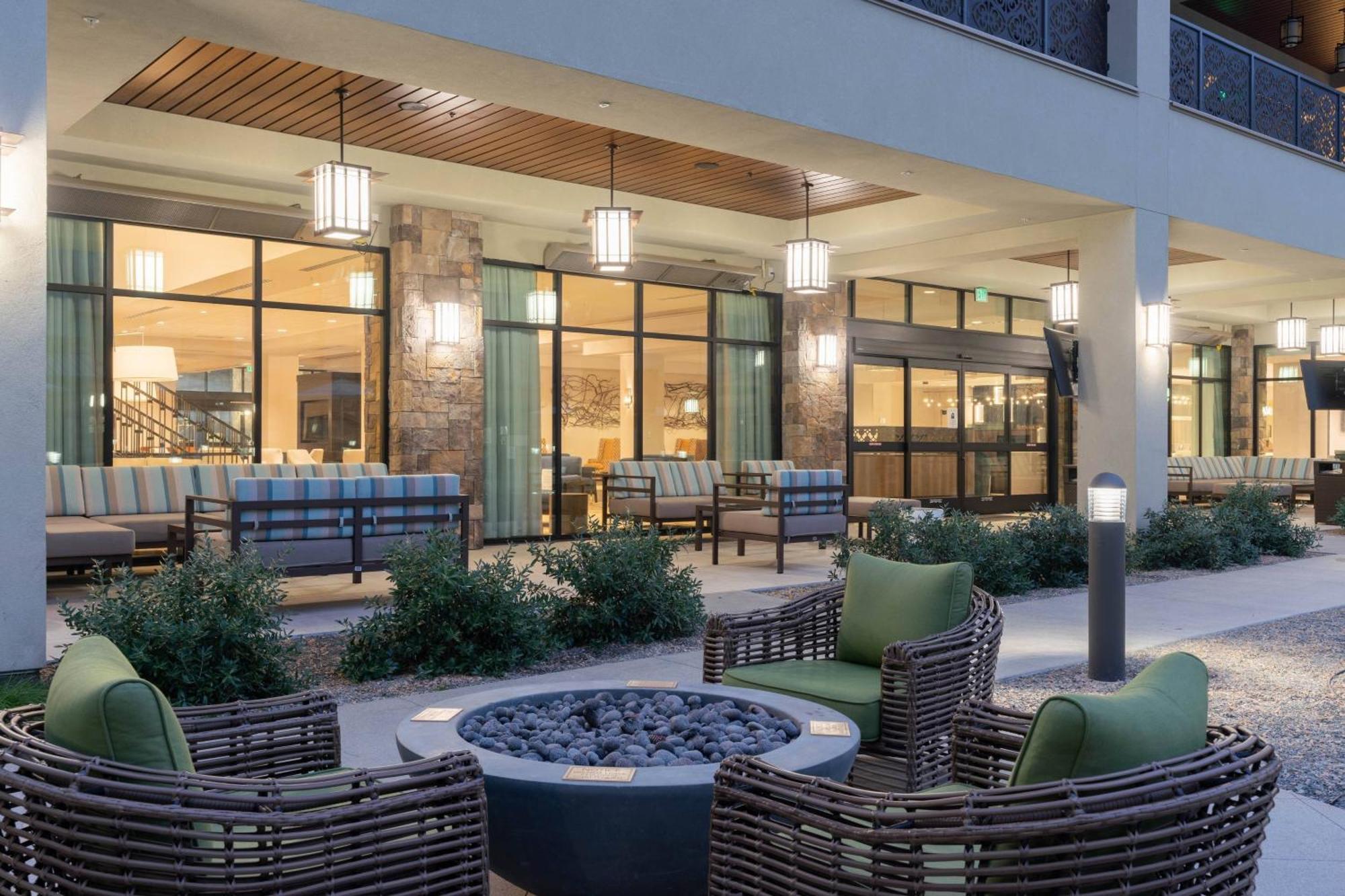 Courtyard By Marriott Thousand Oaks Agoura Hills Dış mekan fotoğraf